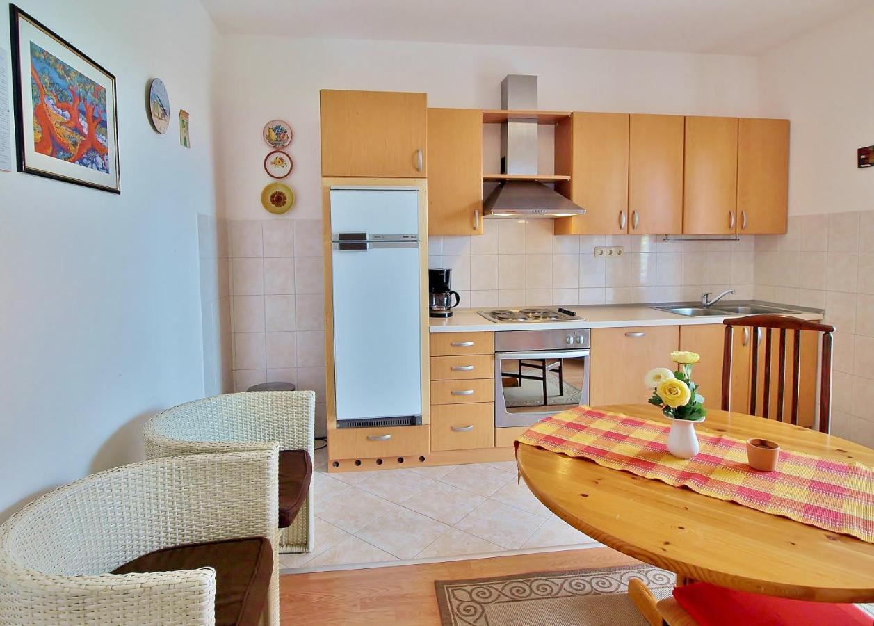 Apartments Biserka راب المظهر الخارجي الصورة